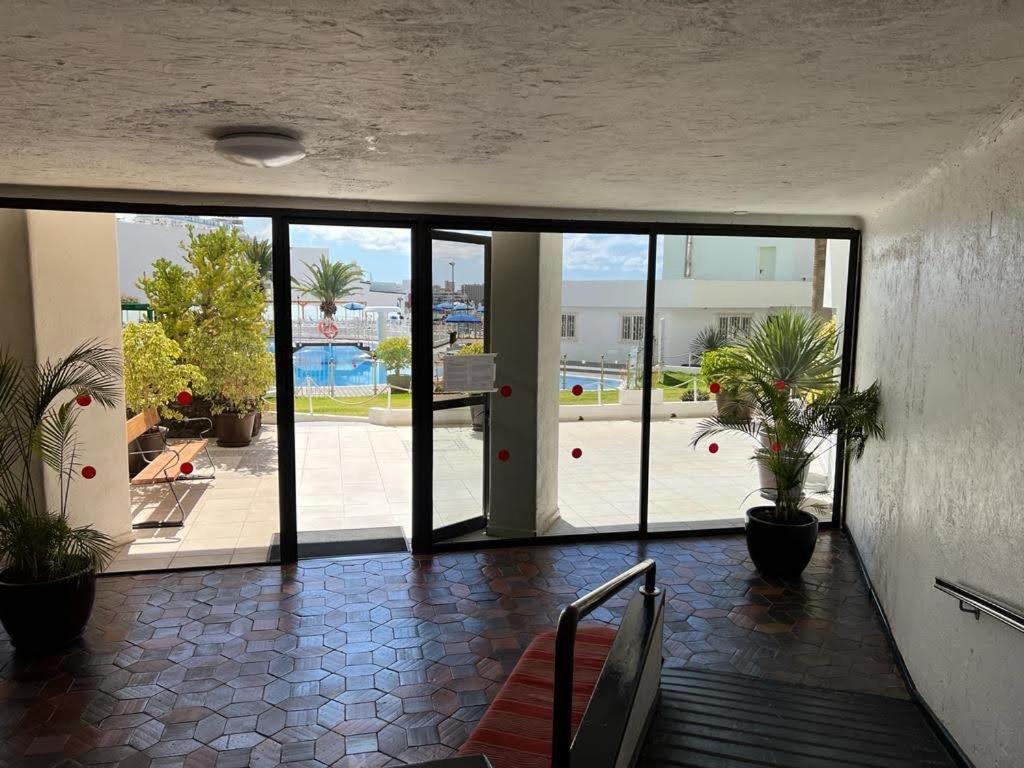 Cozy Apartment In The Center Of Costa Adeje On The 1St Coastline 외부 사진